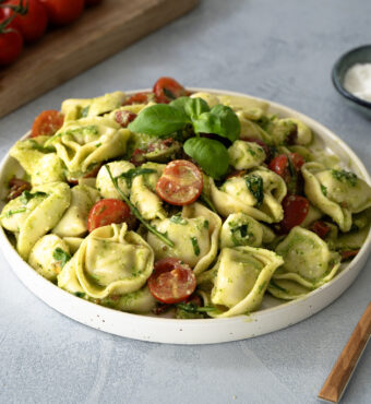 Tortellinisalat mit Rucola