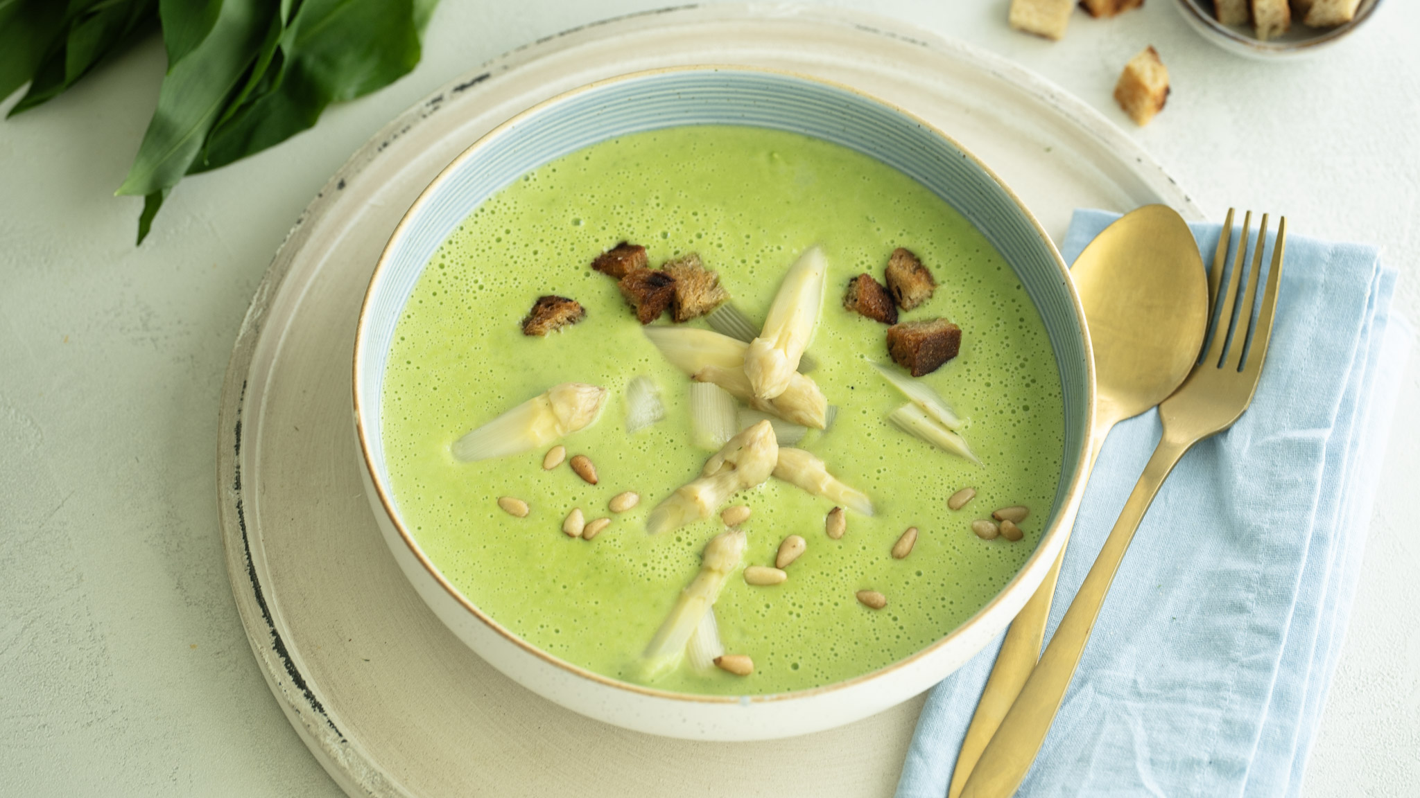 Bärlauch-Spargel-Suppe