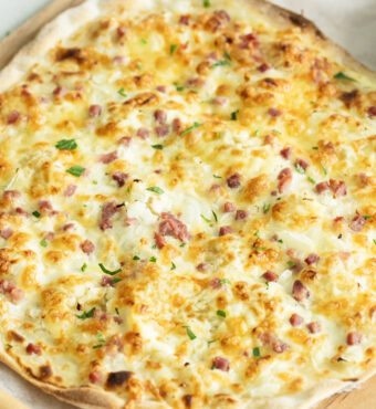 Elsässer Flammkuchen Gratinée