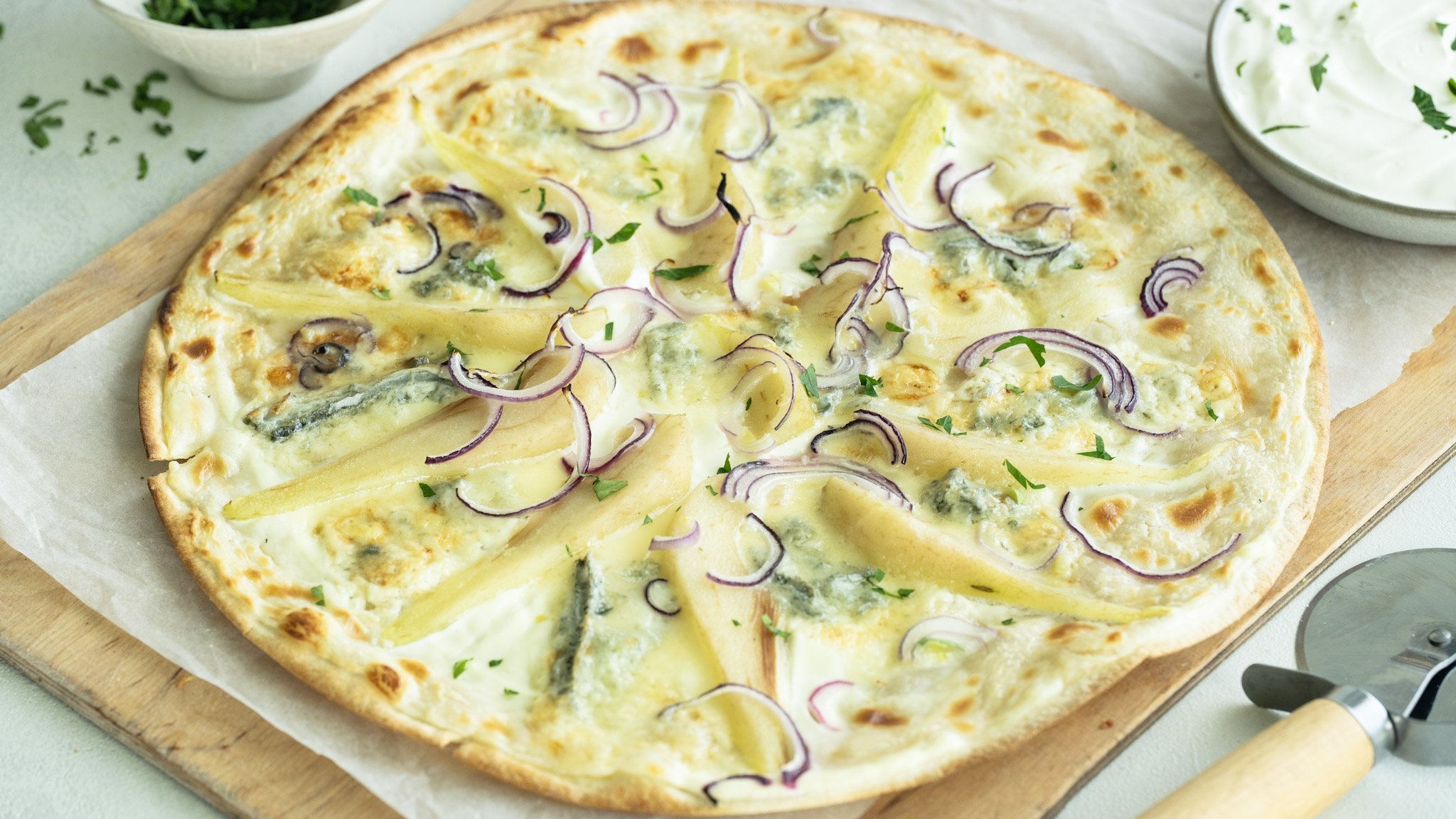 Flammkuchen Birne-Gorgonzola