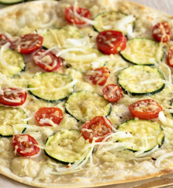 Flammkuchen mit Gemüse