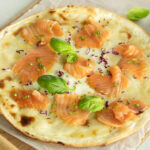 Flammkuchen mit Lachs