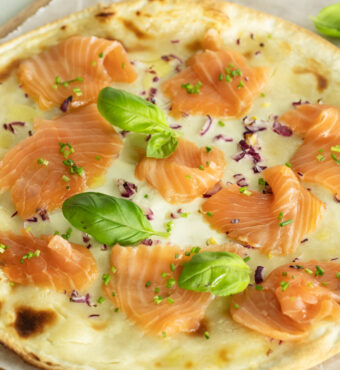 Flammkuchen mit Lachs