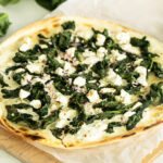 Flammkuchen mit Spinat und Feta