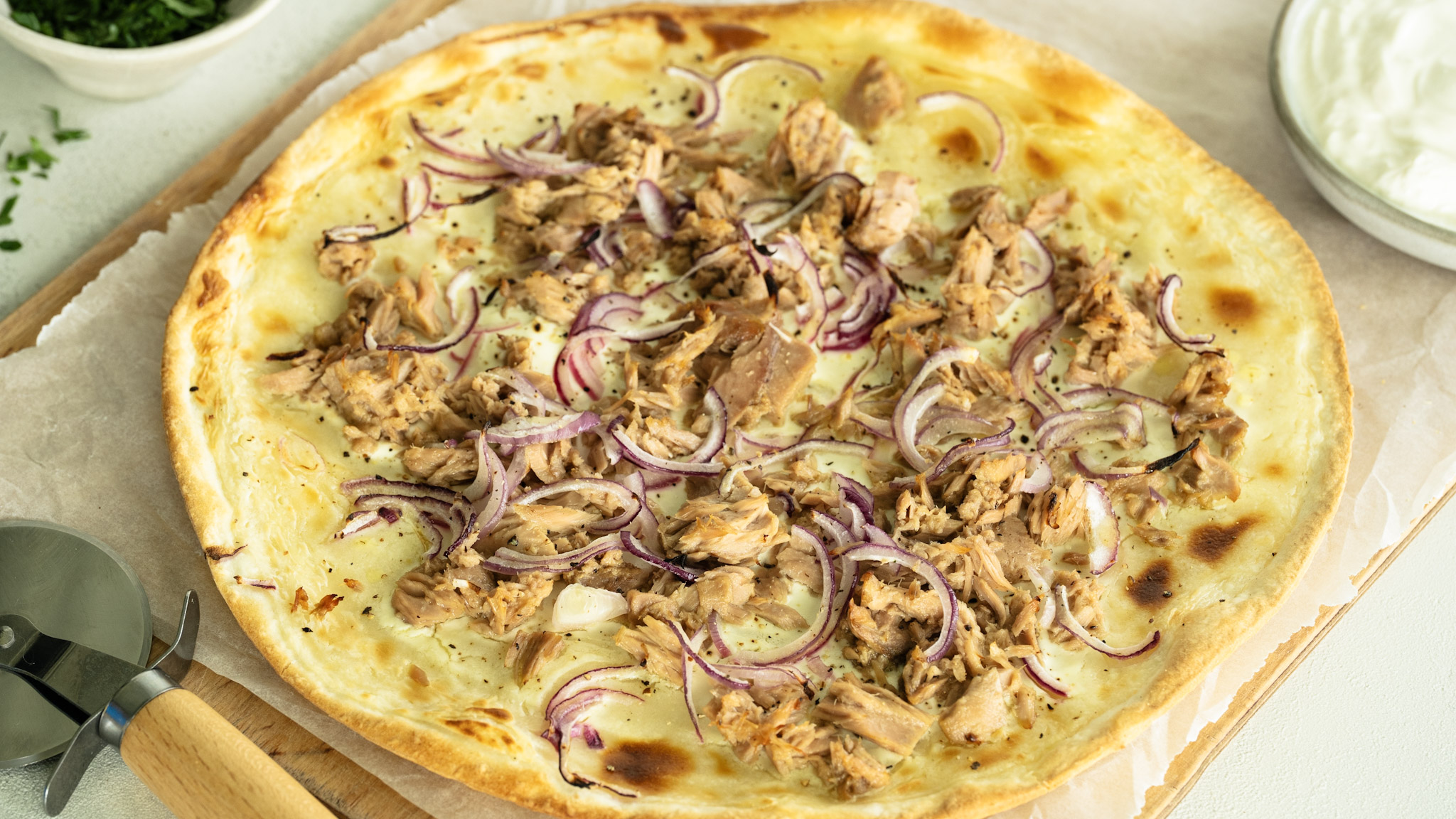 Flammkuchen mit Thunfisch