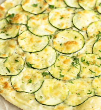 Flammkuchen mit Zucchini