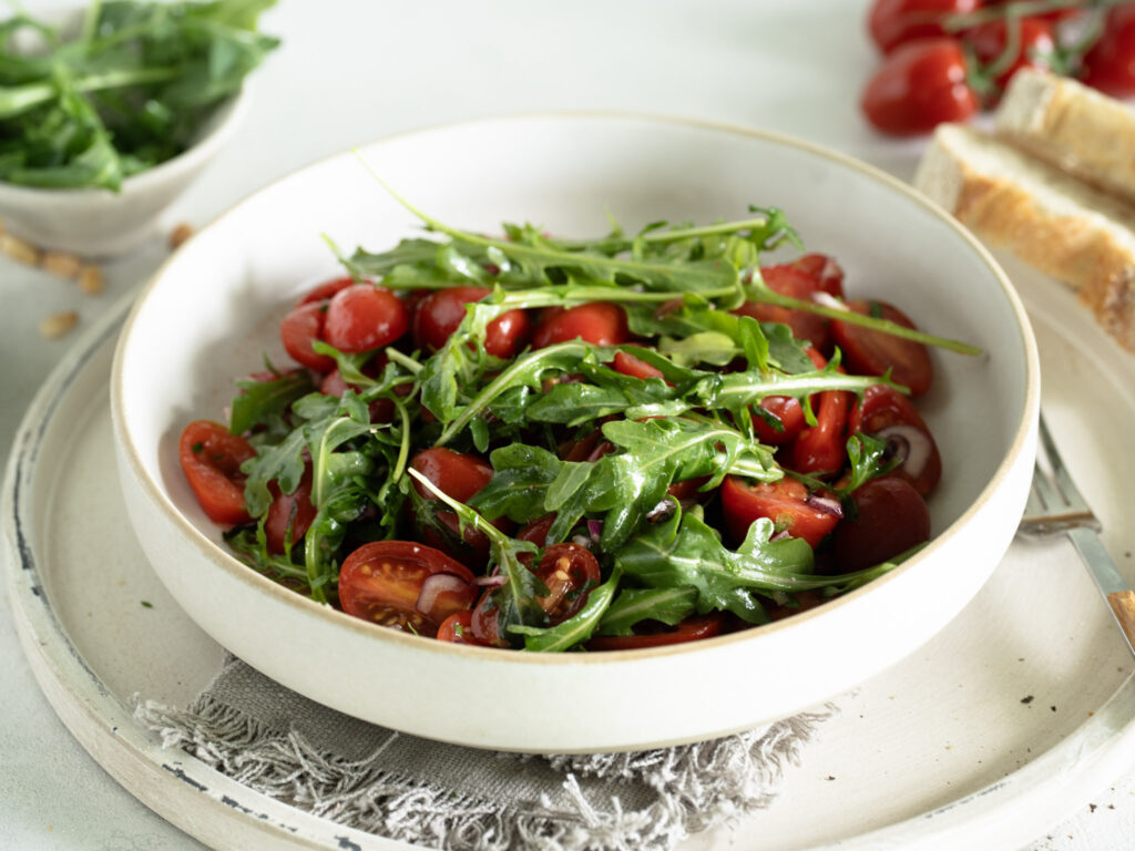 Rucola-Salat mit Tomaten